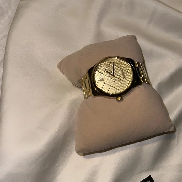 Clock - Picture 2 of 3